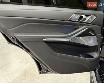 Черный БМВ X7, объемом двигателя 4.39 л и пробегом 25 тыс. км за 155990 $, фото 33 на Automoto.ua