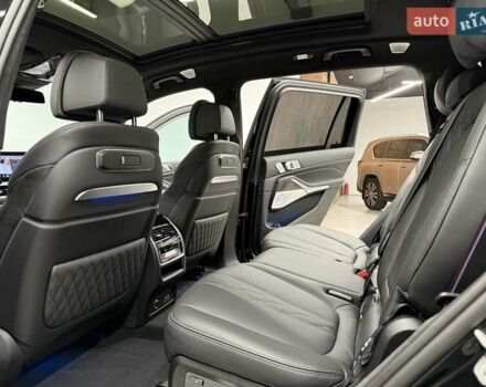 Черный БМВ X7, объемом двигателя 4.39 л и пробегом 25 тыс. км за 155990 $, фото 37 на Automoto.ua