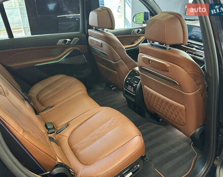 Черный БМВ X7, объемом двигателя 2.99 л и пробегом 49 тыс. км за 120000 $, фото 68 на Automoto.ua
