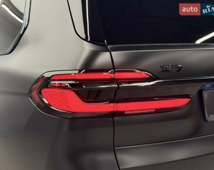 Черный БМВ X7, объемом двигателя 4.39 л и пробегом 25 тыс. км за 155990 $, фото 9 на Automoto.ua