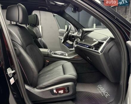 Черный БМВ X7, объемом двигателя 4.4 л и пробегом 61 тыс. км за 137700 $, фото 49 на Automoto.ua