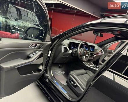 Черный БМВ X7, объемом двигателя 4.4 л и пробегом 61 тыс. км за 137700 $, фото 17 на Automoto.ua