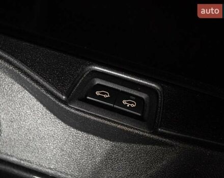 Черный БМВ X7, объемом двигателя 2.99 л и пробегом 70 тыс. км за 123900 $, фото 3 на Automoto.ua