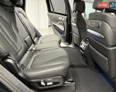 Черный БМВ X7, объемом двигателя 4.39 л и пробегом 25 тыс. км за 155990 $, фото 47 на Automoto.ua