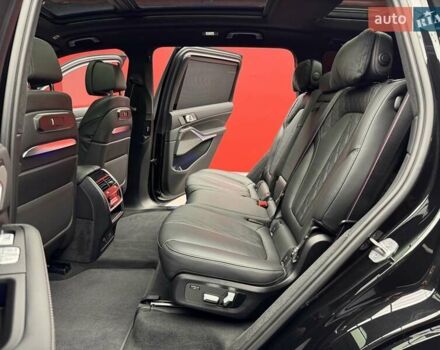 Черный БМВ X7, объемом двигателя 4.4 л и пробегом 61 тыс. км за 137700 $, фото 34 на Automoto.ua