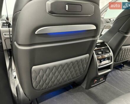 Черный БМВ X7, объемом двигателя 4.39 л и пробегом 25 тыс. км за 155990 $, фото 41 на Automoto.ua