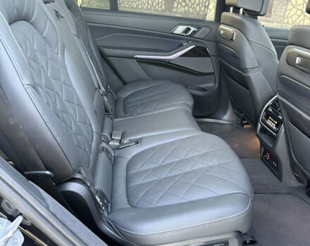 Черный БМВ X7, объемом двигателя 3 л и пробегом 28 тыс. км за 93000 $, фото 61 на Automoto.ua