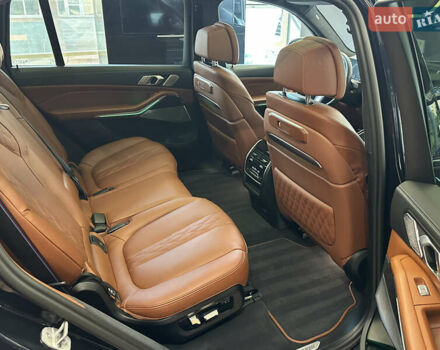 Черный БМВ X7, объемом двигателя 2.99 л и пробегом 49 тыс. км за 120000 $, фото 70 на Automoto.ua