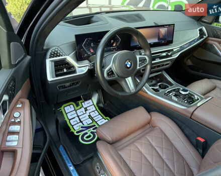 Черный БМВ X7, объемом двигателя 2.99 л и пробегом 9 тыс. км за 126000 $, фото 25 на Automoto.ua