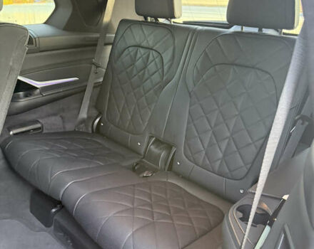 Черный БМВ X7, объемом двигателя 3 л и пробегом 28 тыс. км за 93000 $, фото 45 на Automoto.ua