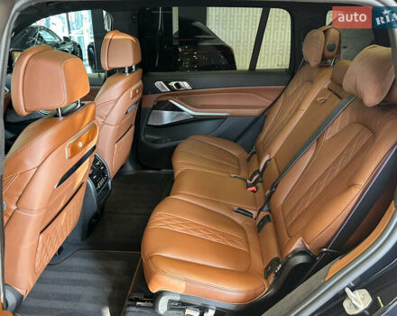 Черный БМВ X7, объемом двигателя 2.99 л и пробегом 49 тыс. км за 120000 $, фото 52 на Automoto.ua
