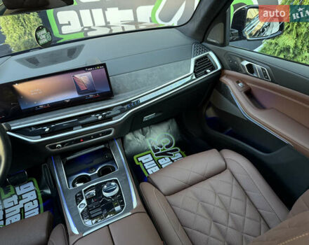 Черный БМВ X7, объемом двигателя 2.99 л и пробегом 9 тыс. км за 126000 $, фото 34 на Automoto.ua