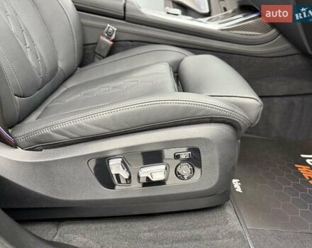 Черный БМВ X7, объемом двигателя 4.39 л и пробегом 25 тыс. км за 155990 $, фото 59 на Automoto.ua