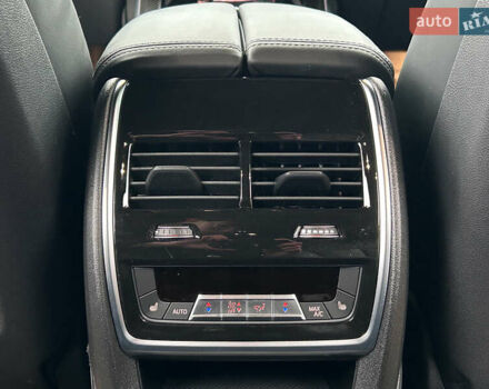 Черный БМВ X7, объемом двигателя 4.39 л и пробегом 15 тыс. км за 125000 $, фото 29 на Automoto.ua