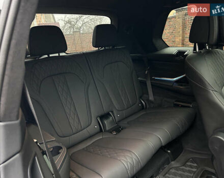 Черный БМВ X7, объемом двигателя 4.39 л и пробегом 15 тыс. км за 125000 $, фото 57 на Automoto.ua