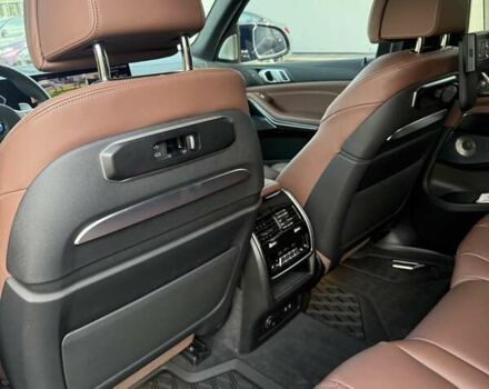 Черный БМВ X7, объемом двигателя 3 л и пробегом 28 тыс. км за 160500 $, фото 35 на Automoto.ua