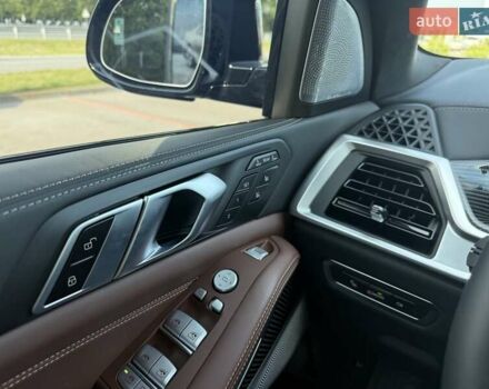 Черный БМВ X7, объемом двигателя 3 л и пробегом 28 тыс. км за 160500 $, фото 40 на Automoto.ua