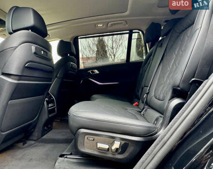 Черный БМВ X7, объемом двигателя 3 л и пробегом 29 тыс. км за 97677 $, фото 16 на Automoto.ua