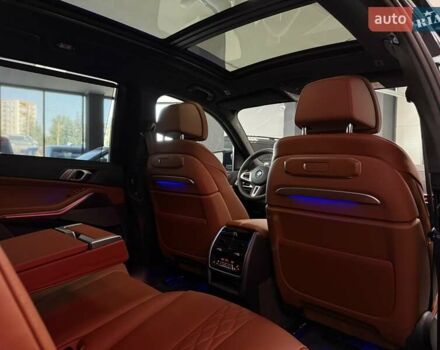 Черный БМВ X7, объемом двигателя 4.39 л и пробегом 1 тыс. км за 182500 $, фото 62 на Automoto.ua