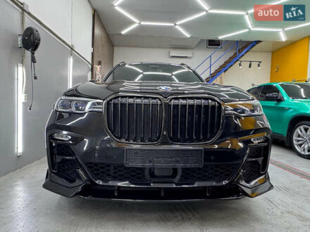 БМВ X7 2020 в Киеве на Automoto.ua Черный БМВ X7, объемом двигателя 2.99 л и пробегом 94 тыс. км за 95000 $, фото 1 на Automoto.ua