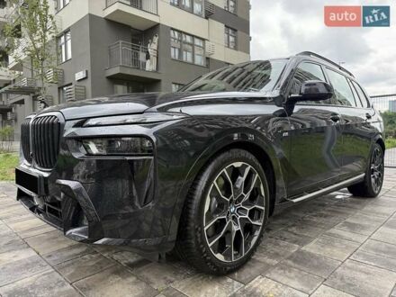 БМВ X7 2023 в Киеве на Automoto.ua Черный БМВ X7, объемом двигателя 3 л и пробегом 1 тыс. км за 139222 $, фото 1 на Automoto.ua