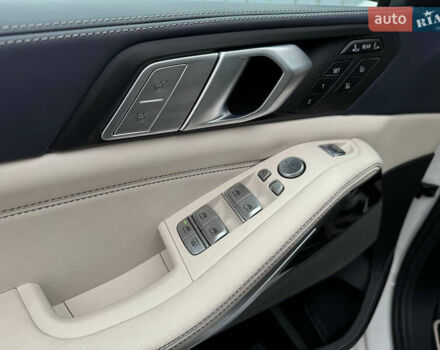 БМВ X7, объемом двигателя 4.39 л и пробегом 53 тыс. км за 87000 $, фото 9 на Automoto.ua