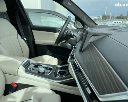 БМВ X7, объемом двигателя 4.4 л и пробегом 5 тыс. км за 151935 $, фото 23 на Automoto.ua
