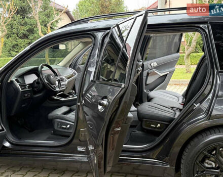 Серый БМВ X7, объемом двигателя 3 л и пробегом 148 тыс. км за 55000 $, фото 87 на Automoto.ua