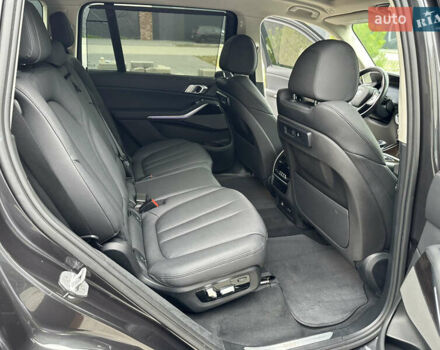Серый БМВ X7, объемом двигателя 3 л и пробегом 144 тыс. км за 53900 $, фото 32 на Automoto.ua