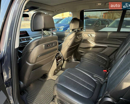 Серый БМВ X7, объемом двигателя 3 л и пробегом 147 тыс. км за 50900 $, фото 41 на Automoto.ua