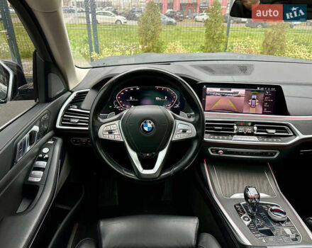 Серый БМВ X7, объемом двигателя 3 л и пробегом 90 тыс. км за 54900 $, фото 59 на Automoto.ua