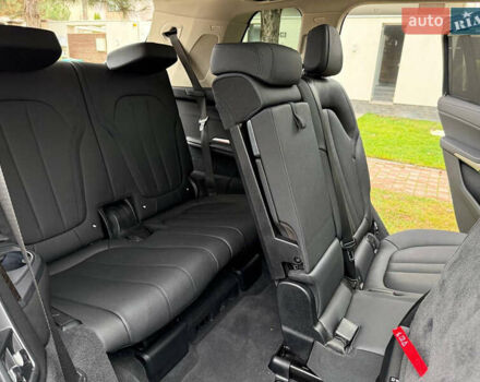 Серый БМВ X7, объемом двигателя 3 л и пробегом 148 тыс. км за 55000 $, фото 108 на Automoto.ua