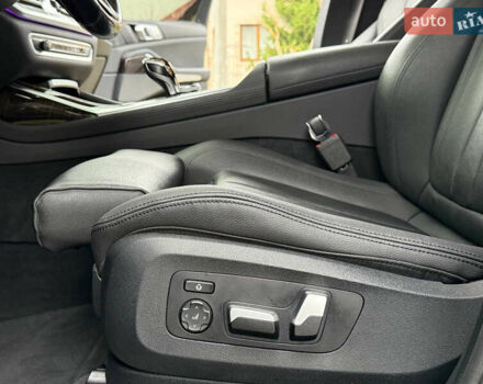 Серый БМВ X7, объемом двигателя 3 л и пробегом 148 тыс. км за 55000 $, фото 90 на Automoto.ua