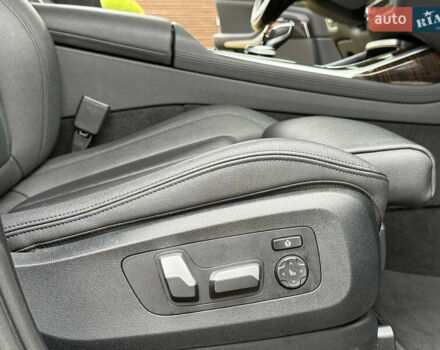 Серый БМВ X7, объемом двигателя 3 л и пробегом 148 тыс. км за 55000 $, фото 95 на Automoto.ua