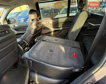 Серый БМВ X7, объемом двигателя 3 л и пробегом 147 тыс. км за 50900 $, фото 54 на Automoto.ua