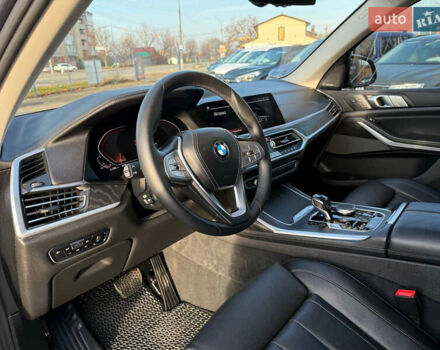 Серый БМВ X7, объемом двигателя 3 л и пробегом 147 тыс. км за 50900 $, фото 24 на Automoto.ua