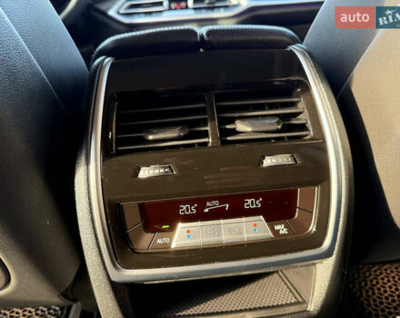 Серый БМВ X7, объемом двигателя 3 л и пробегом 147 тыс. км за 50900 $, фото 45 на Automoto.ua