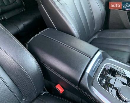 Серый БМВ X7, объемом двигателя 3 л и пробегом 147 тыс. км за 53800 $, фото 28 на Automoto.ua