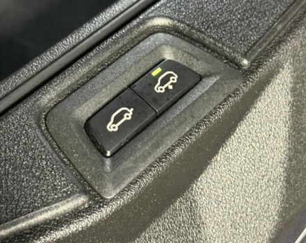 Серый БМВ X7, объемом двигателя 3 л и пробегом 65 тыс. км за 68900 $, фото 30 на Automoto.ua