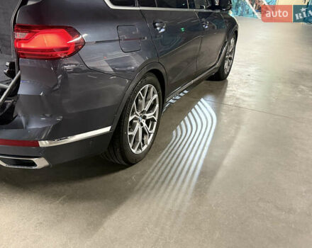 Серый БМВ X7, объемом двигателя 3 л и пробегом 65 тыс. км за 68900 $, фото 20 на Automoto.ua