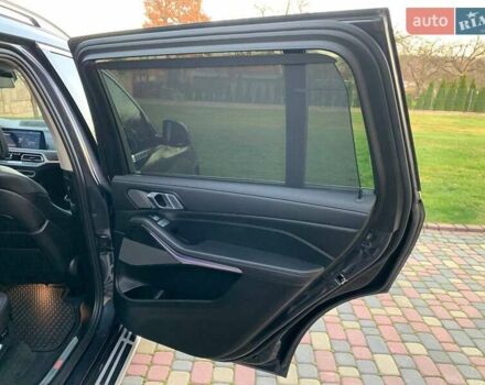 Серый БМВ X7, объемом двигателя 3 л и пробегом 147 тыс. км за 53800 $, фото 30 на Automoto.ua