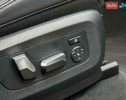 Серый БМВ X7, объемом двигателя 3 л и пробегом 90 тыс. км за 54900 $, фото 69 на Automoto.ua
