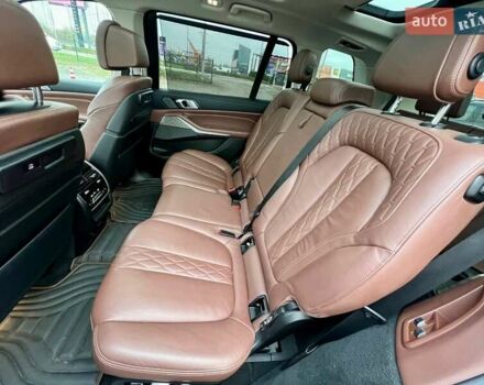 Серый БМВ X7, объемом двигателя 4.39 л и пробегом 128 тыс. км за 63000 $, фото 25 на Automoto.ua