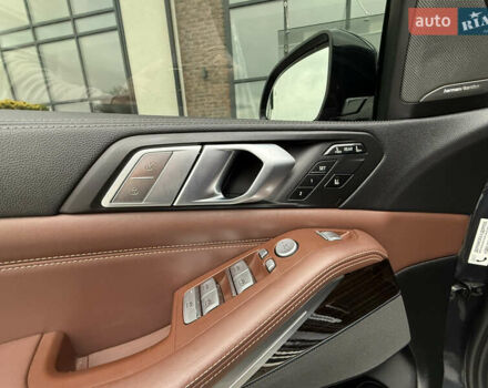 Сірий БМВ X7, об'ємом двигуна 3 л та пробігом 99 тис. км за 76000 $, фото 89 на Automoto.ua