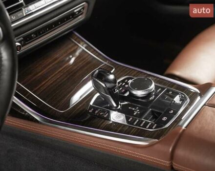 Серый БМВ X7, объемом двигателя 4.39 л и пробегом 53 тыс. км за 63900 $, фото 4 на Automoto.ua