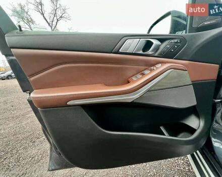 Серый БМВ X7, объемом двигателя 4.39 л и пробегом 128 тыс. км за 63000 $, фото 33 на Automoto.ua