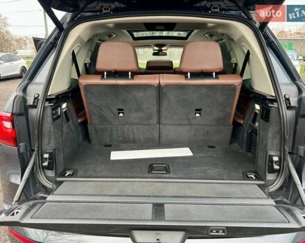 Серый БМВ X7, объемом двигателя 4.39 л и пробегом 128 тыс. км за 63000 $, фото 43 на Automoto.ua