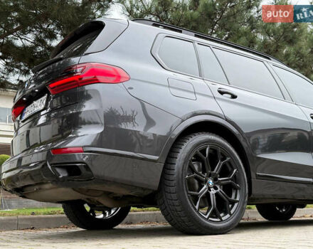 Серый БМВ X7, объемом двигателя 3 л и пробегом 148 тыс. км за 55000 $, фото 70 на Automoto.ua