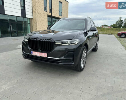 Серый БМВ X7, объемом двигателя 3 л и пробегом 144 тыс. км за 53900 $, фото 1 на Automoto.ua