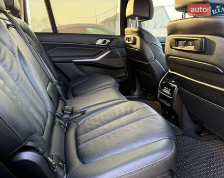 Серый БМВ X7, объемом двигателя 3 л и пробегом 147 тыс. км за 50900 $, фото 49 на Automoto.ua